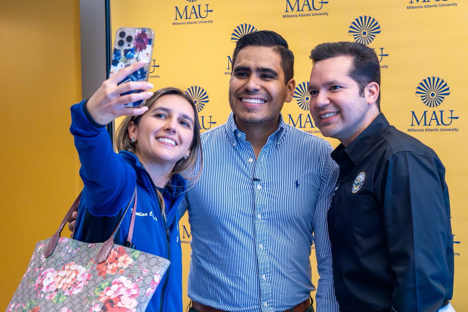Mr. Bu$iness conectando con emprendedores